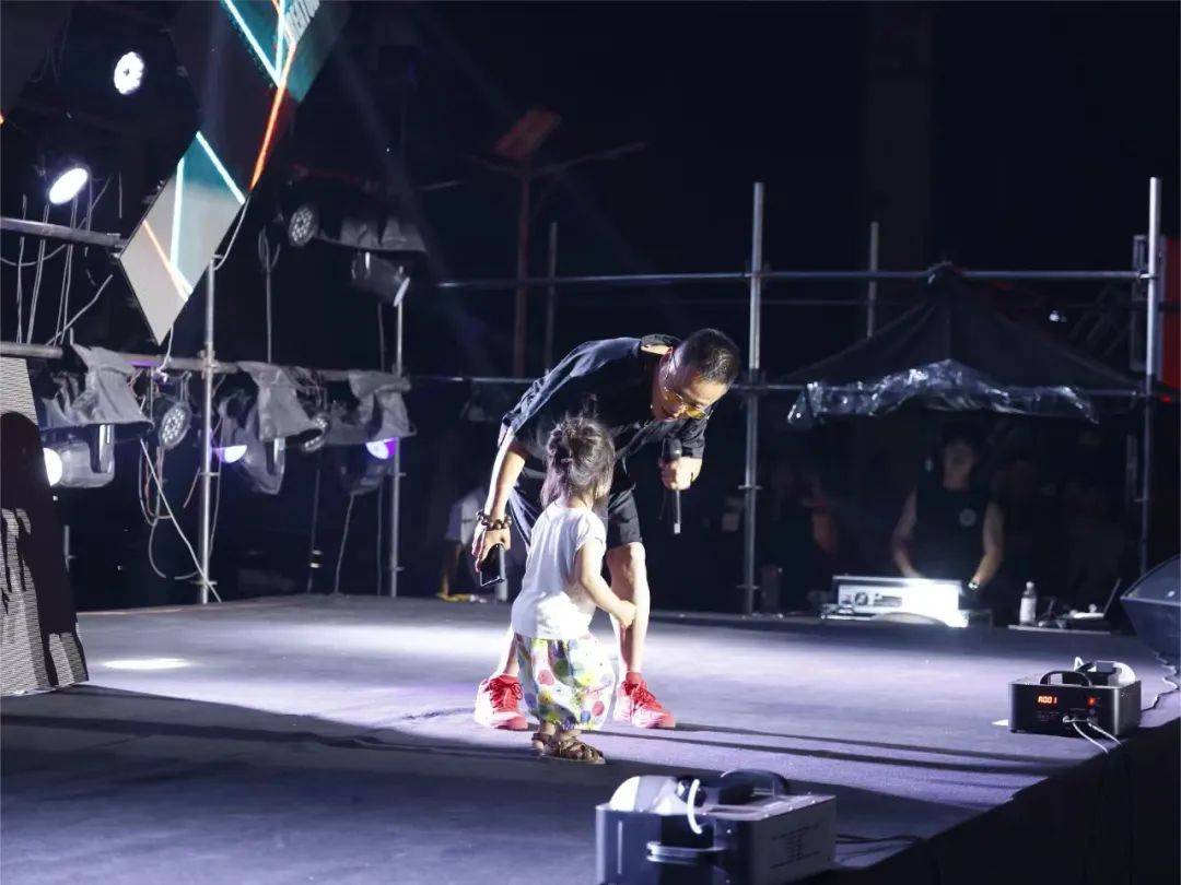 九游体育-关于巴黎圣日耳曼观众热烈欢呼！，科维托娃迎来十二赛季出色发挥赢得满堂喝彩的信息-九游体育