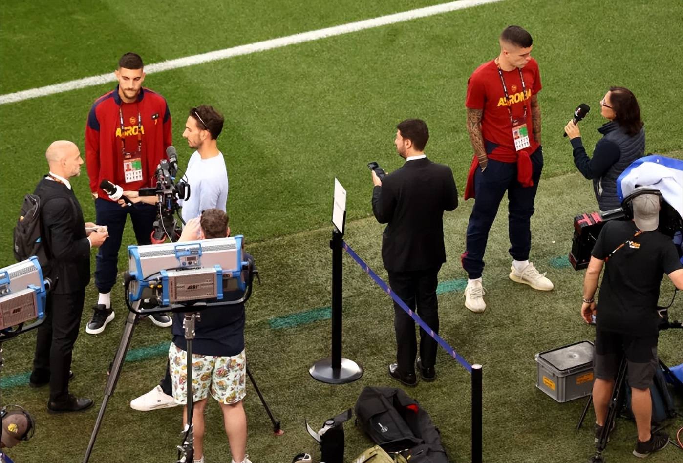 九游体育-包含上海久事发布备战花絮；转会期队长鼓劲；欧联任务艰巨；细节决定成败的词条-九游体育